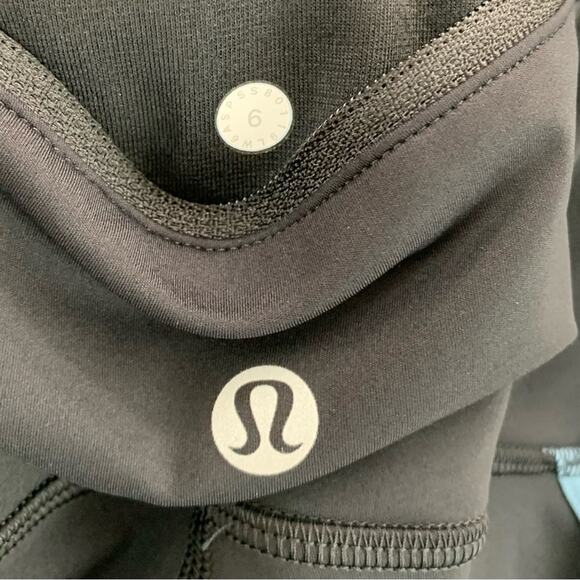 Lululemon Women's Zip the Line Mesh Running Crop 23” -  LW6ASPS  -  Size:  6 - Picture 15 of 16